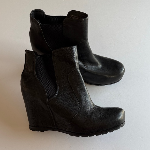 Kork-Ease Pilar ankle heel booties women’s 9.5 EUC - Picture 2 of 9